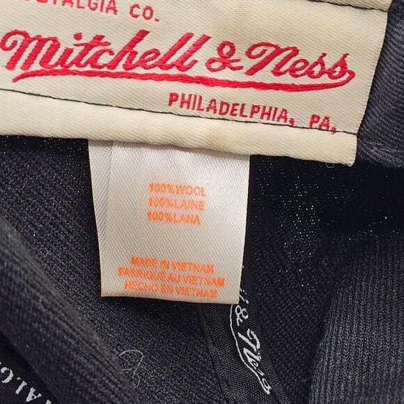 Chicago Bulls Mitchell & Ness Snapback Hat Black & Red Embroidered Bull Logo Sna - Picture 13 of 13